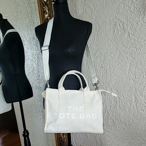 THE TOTE BAG BRAND NEW